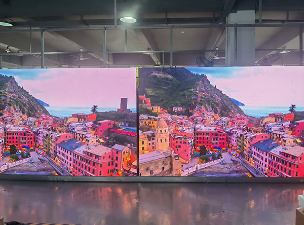 P2.8 High-Resolution Digital Billboards in Lyon, France