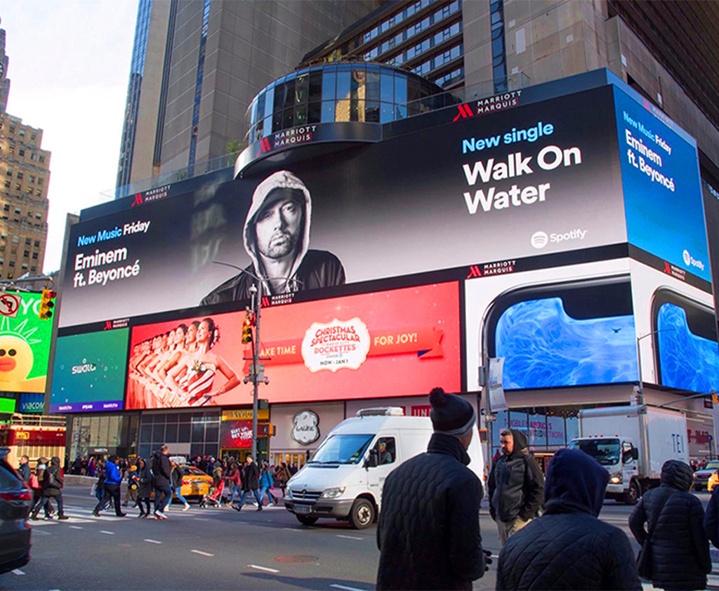 Outdoor commercial LED advertising display wall on shopping mall exterior