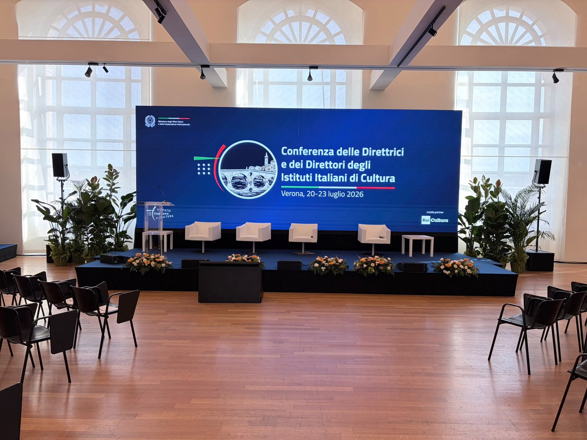 40sqm VMX Venus-Lite VL-261 P2.6 indoor LED wall at a cultural conference in Verona, Italy