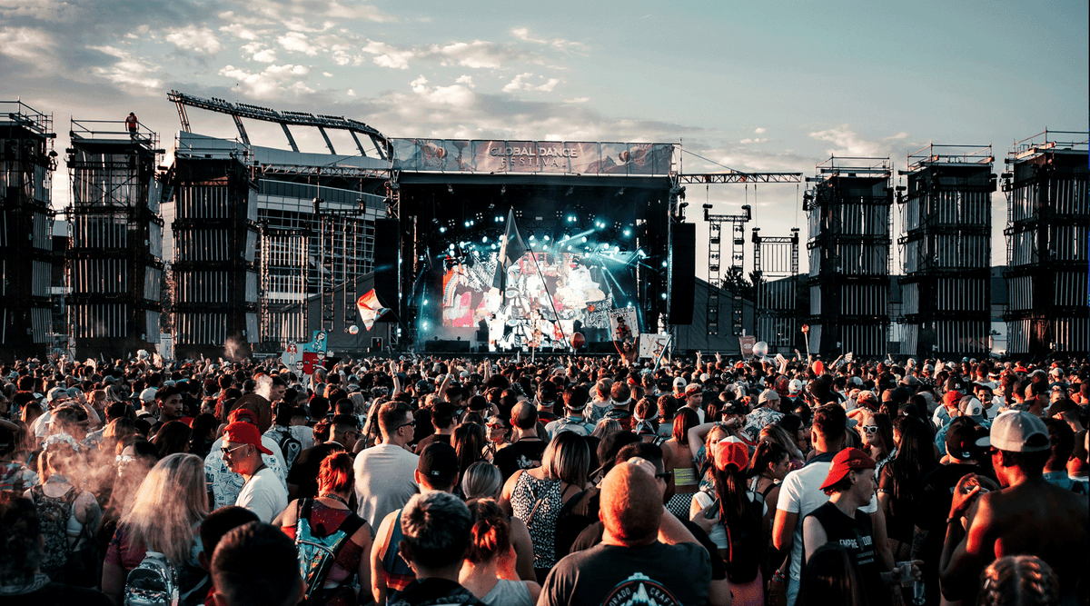 How to Select and Configure LED Screens for a Concert – VMX Visual