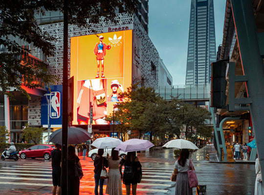 Why Do LED Screens Look More Vibrant and "Better" Than LCDs In Person